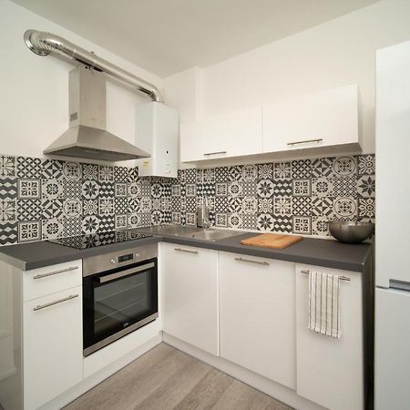 Appartement Tout Equipe Parking Balcon 2 Chambres Marseilles Exterior foto